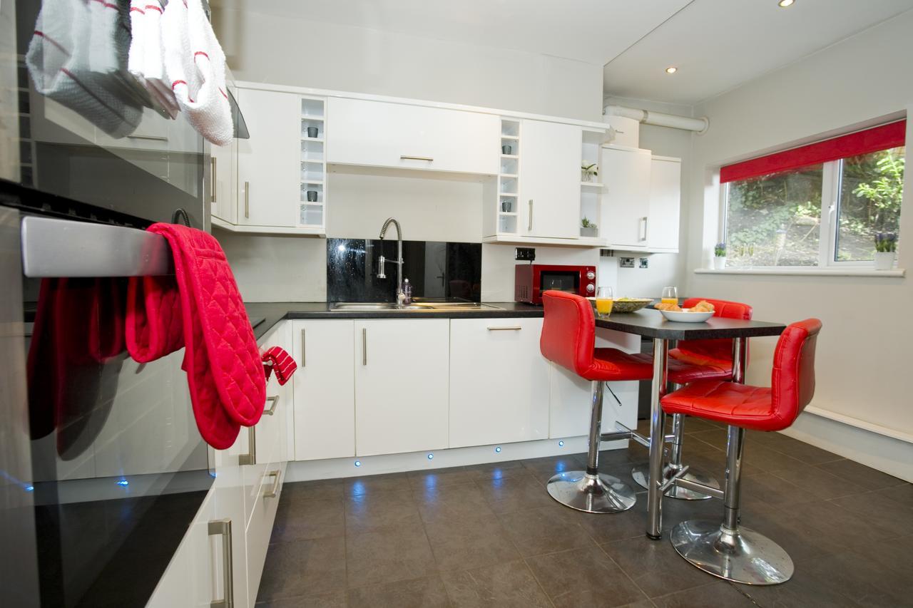 Large 2 bedroom Apt - Near Beach - Free parking Bournemouth Buitenkant foto