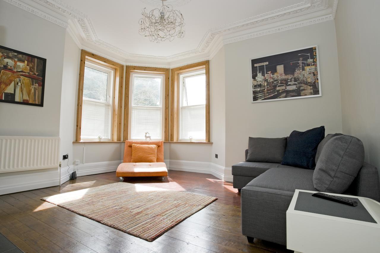 Large 2 bedroom Apt - Near Beach - Free parking Bournemouth Buitenkant foto